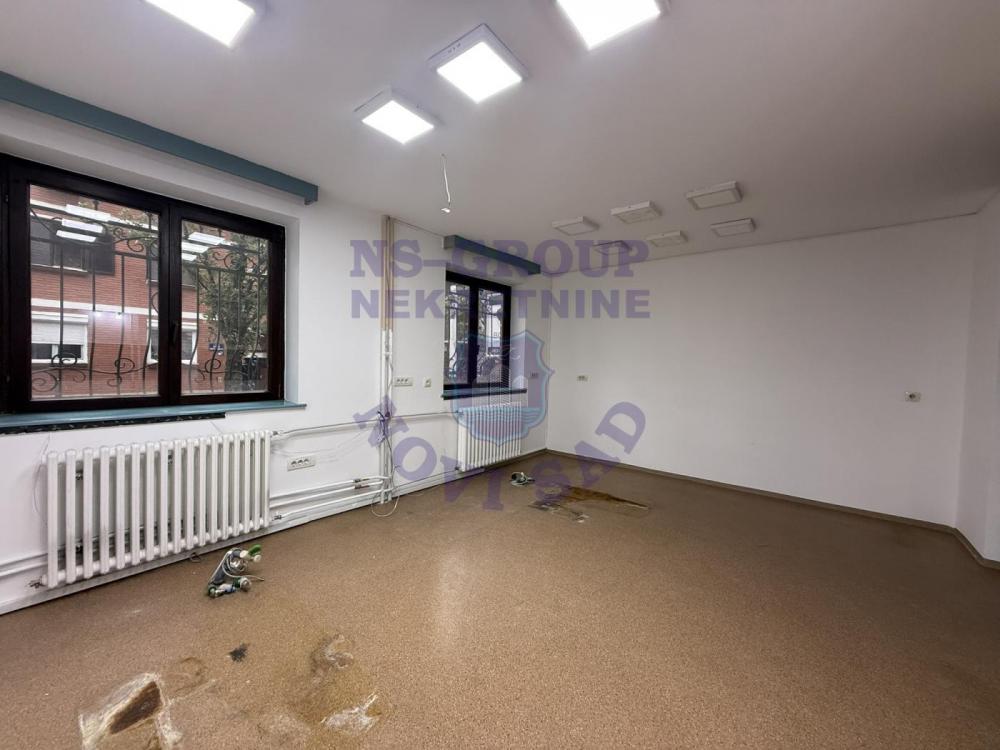 Slika 5 - Trosoban, 105m2, Bulevar patrijarha Pavla (Somborski bulevar) Novi Sad