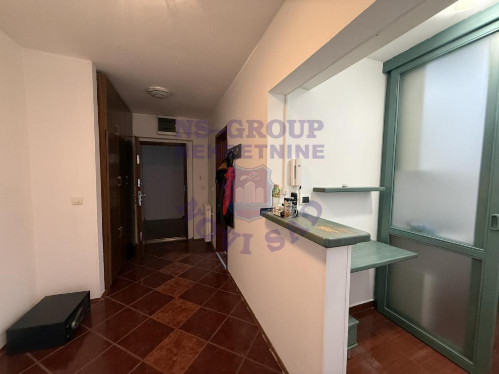 Slika 6 - Trosoban, 105m2, Bulevar patrijarha Pavla (Somborski bulevar) Novi Sad