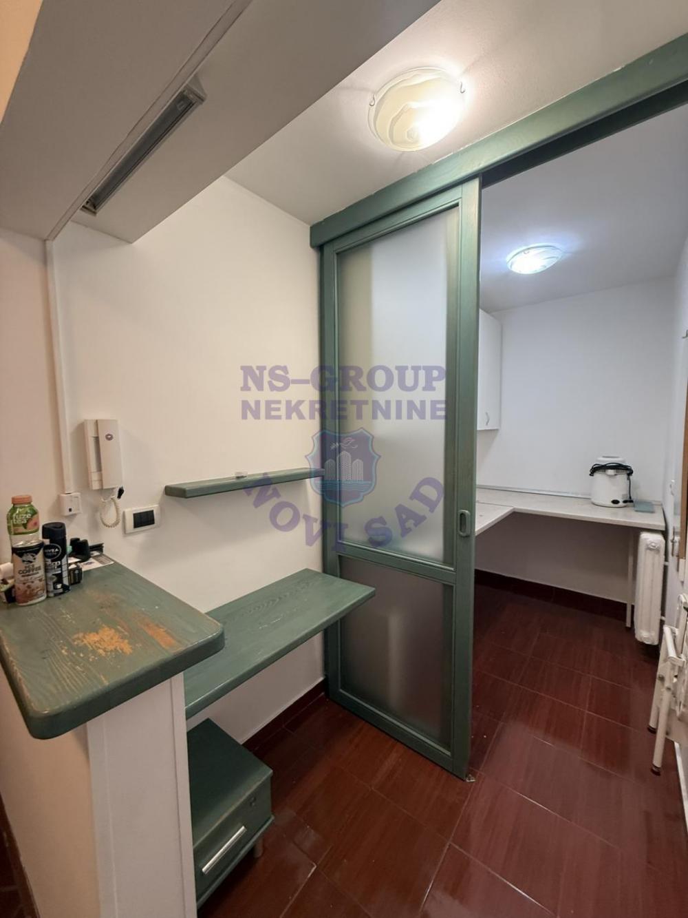 Slika 7 - Trosoban, 105m2, Bulevar patrijarha Pavla (Somborski bulevar) Novi Sad