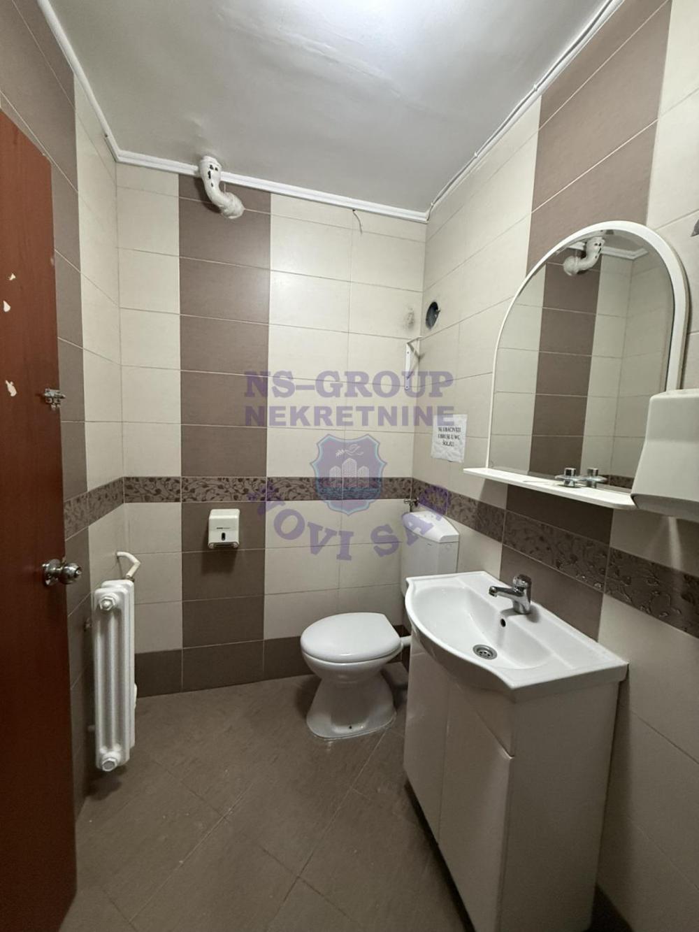 Slika 9 - Trosoban, 105m2, Bulevar patrijarha Pavla (Somborski bulevar) Novi Sad