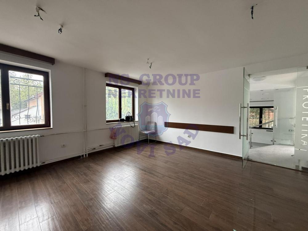 Slika 1 - Trosoban, 105m2, Bulevar patrijarha Pavla (Somborski bulevar) Novi Sad