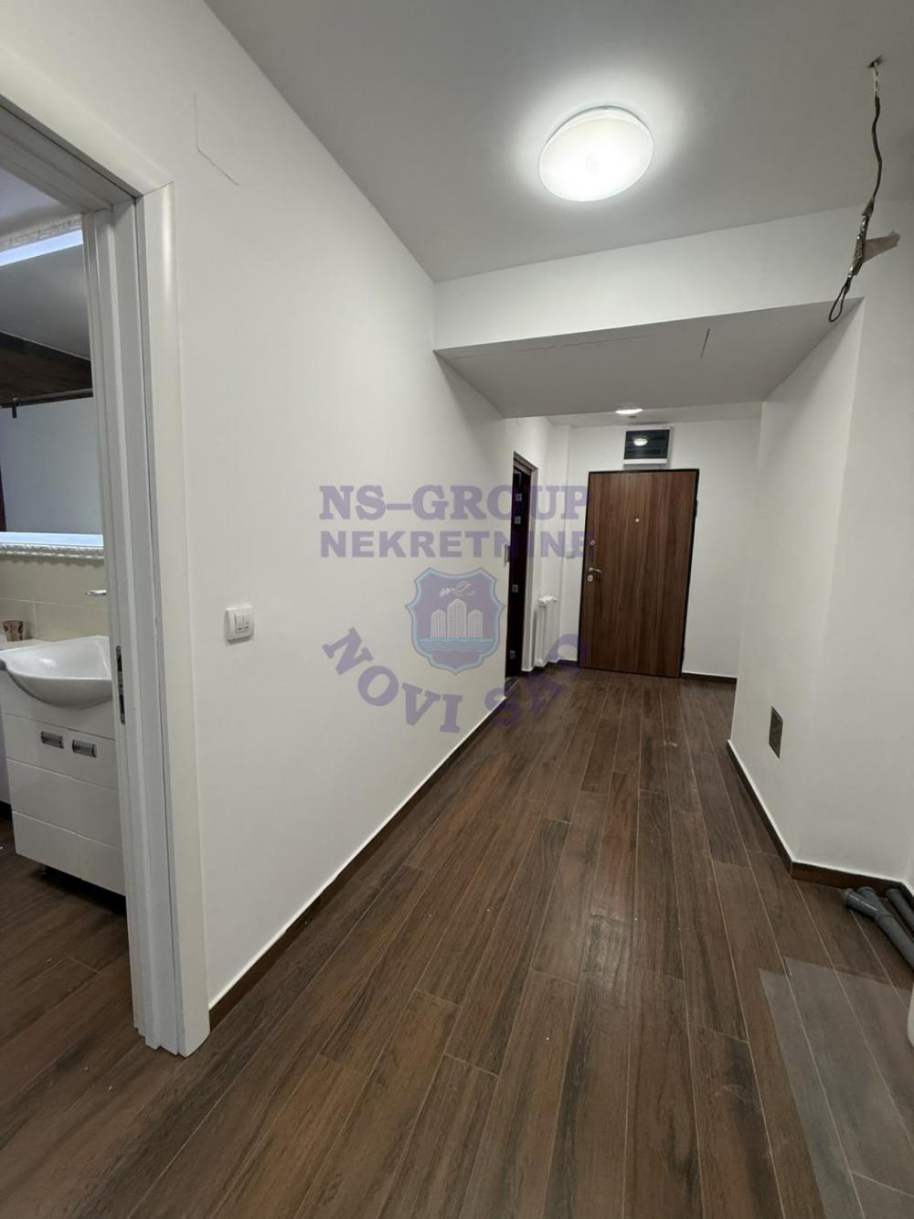 Slika 11 - Trosoban, 105m2, Bulevar patrijarha Pavla (Somborski bulevar) Novi Sad