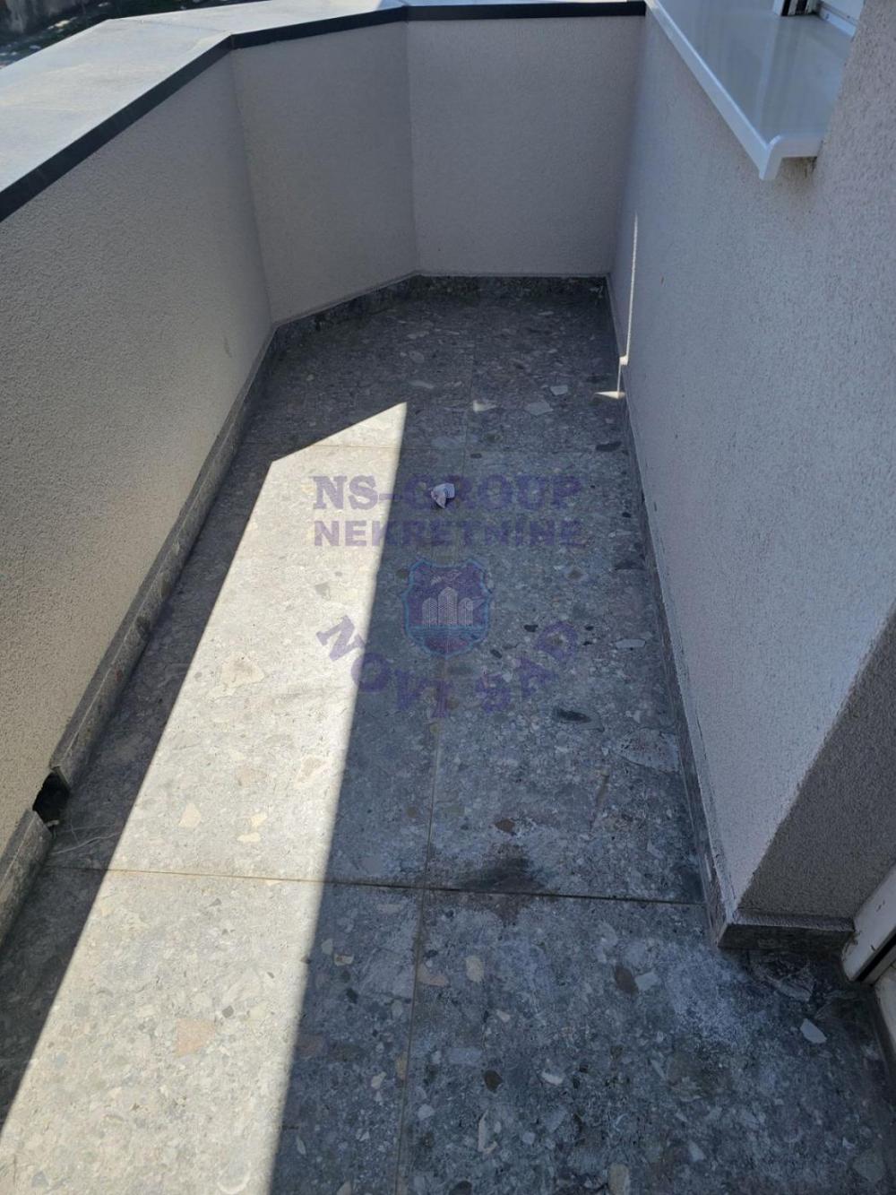 Slika 6 - Šestosoban, 138m2, Klisa Novi Sad, sa terasom, sa parkingom