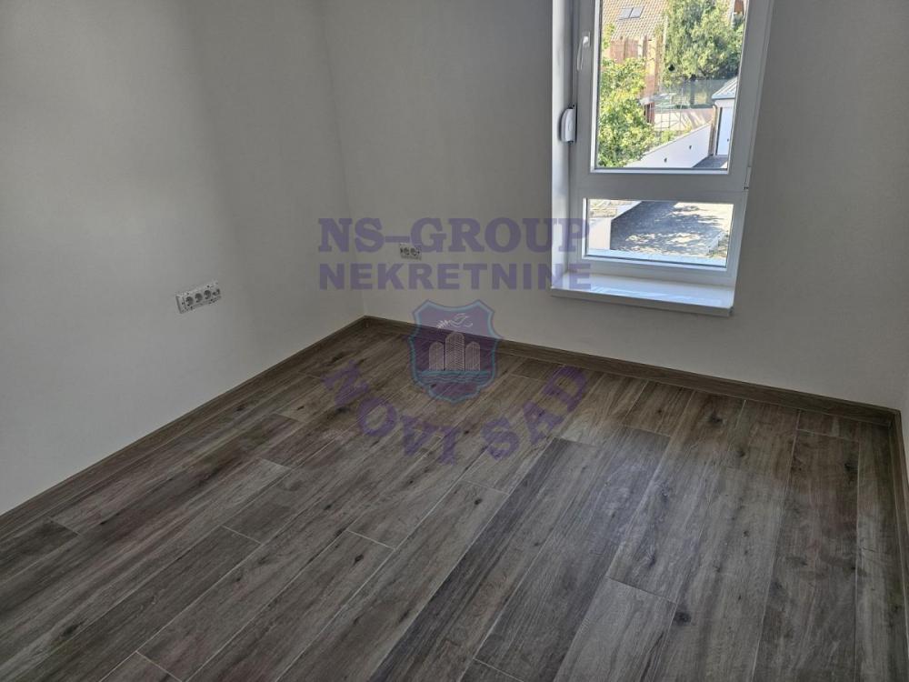 Slika 2 - Šestosoban, 138m2, Klisa Novi Sad, sa terasom, sa parkingom