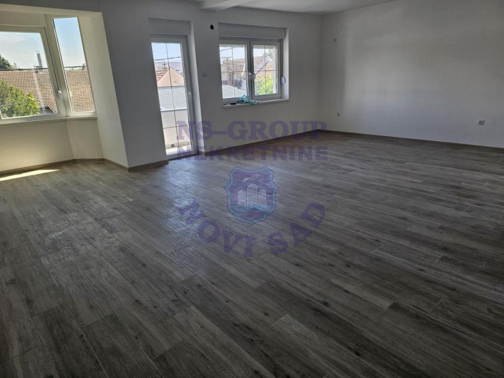 Slika 3 - Šestosoban, 138m2, Klisa Novi Sad, sa terasom, sa parkingom