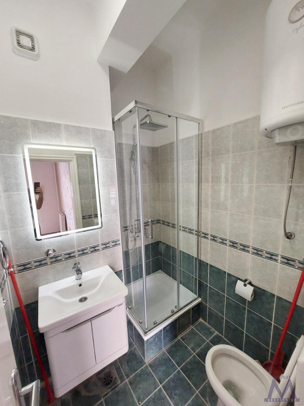 Slika 3 - Stan,NOVI SAD,CENTAR,kv: 22, € 88600, ID: 1019453
