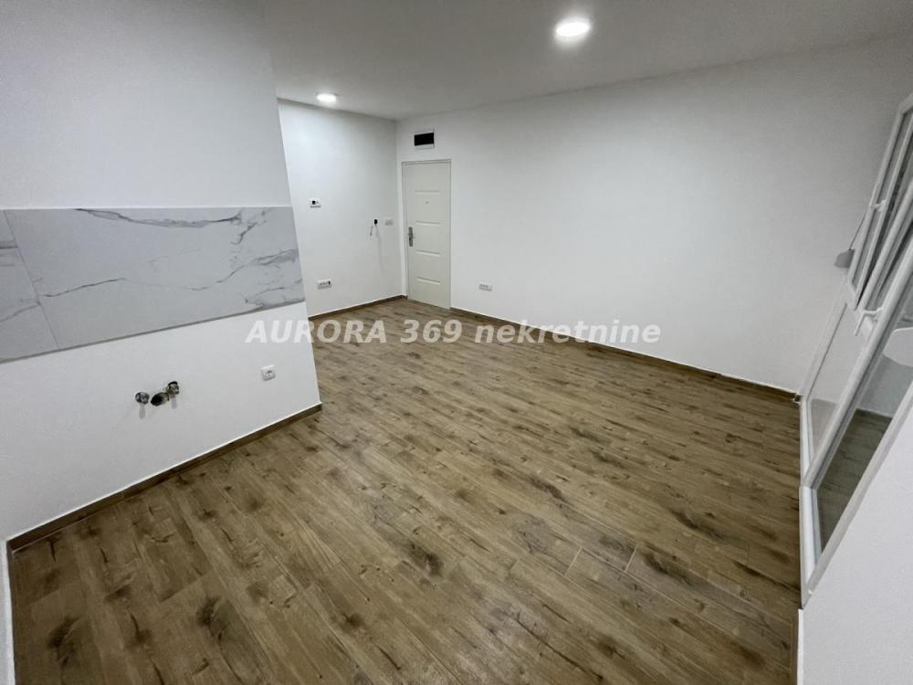 Slika 5 - POVOLJNO! GARSONJERA U VETERNIKU, NOVI SAD