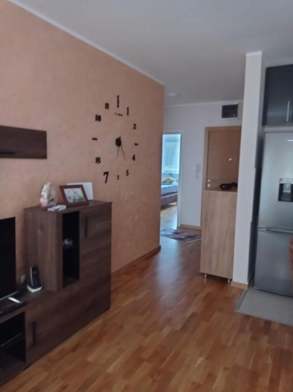 Slika 2 - Troiposoban stan 75m Adice