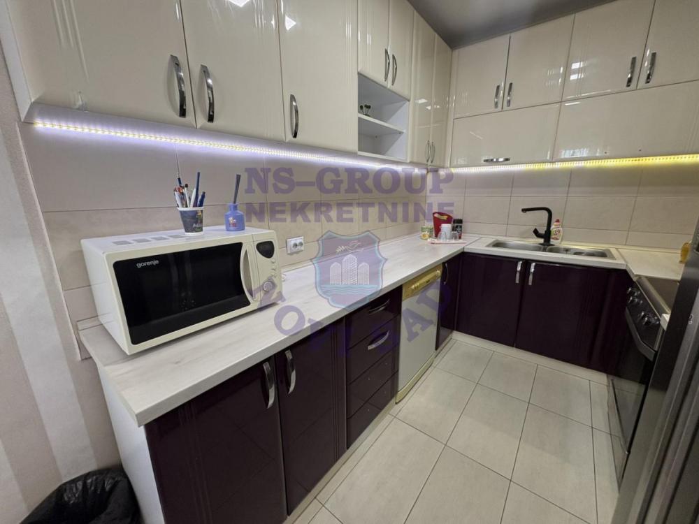 Slika 1 - Dvosoban, 60m2, Liman 3 Novi Sad, sa terasom, ima lift