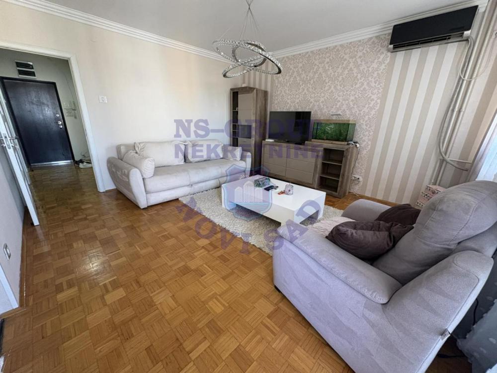 Slika 10 - Dvosoban, 60m2, Liman 3 Novi Sad, sa terasom, ima lift