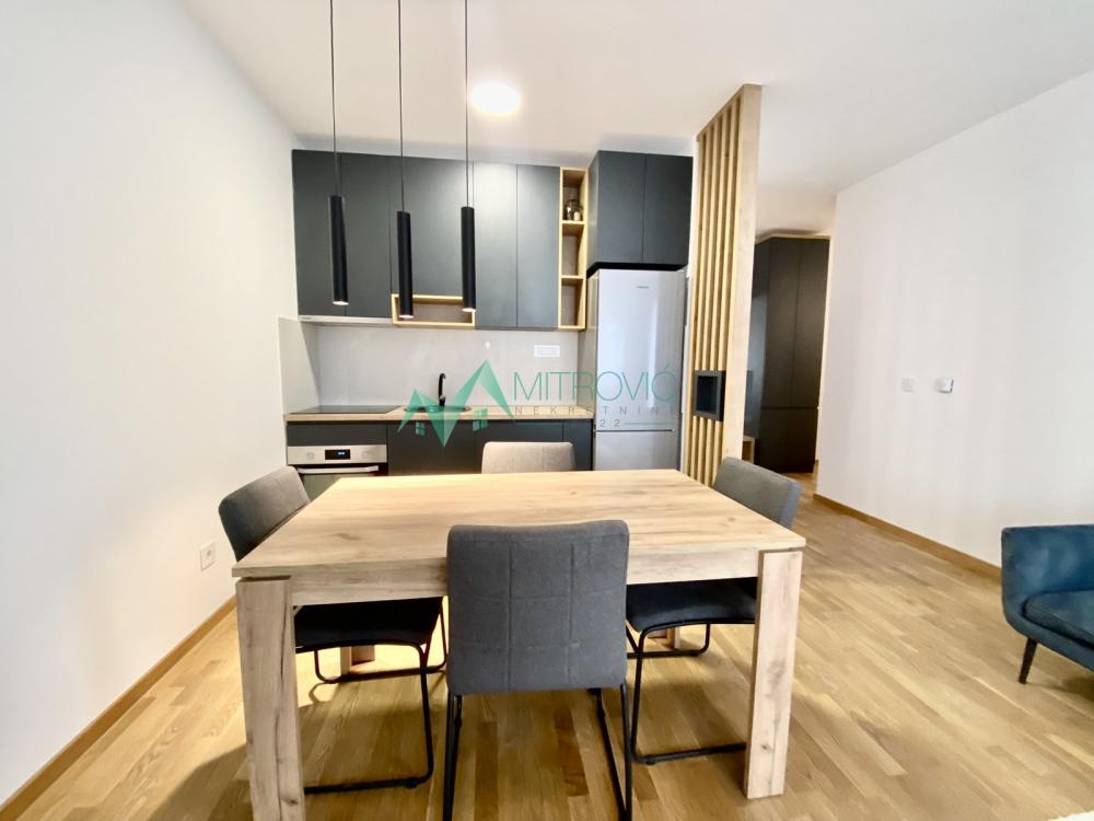 Slika 1 - Trosoban stan u centru površine 61m2. 