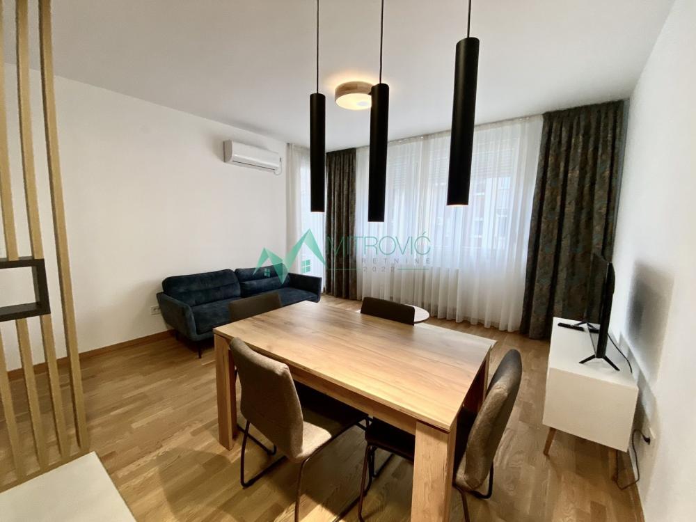 Slika 3 - Trosoban stan u centru površine 61m2. 