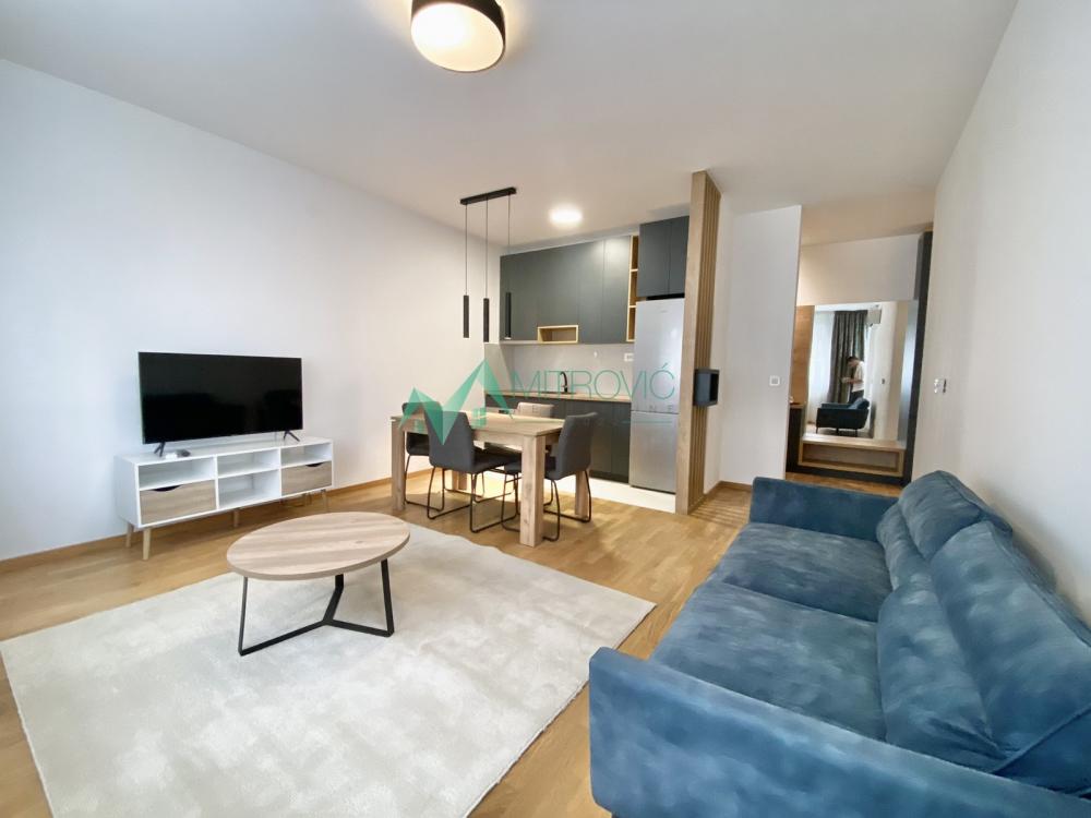 Slika 2 - Trosoban stan u centru površine 61m2. 