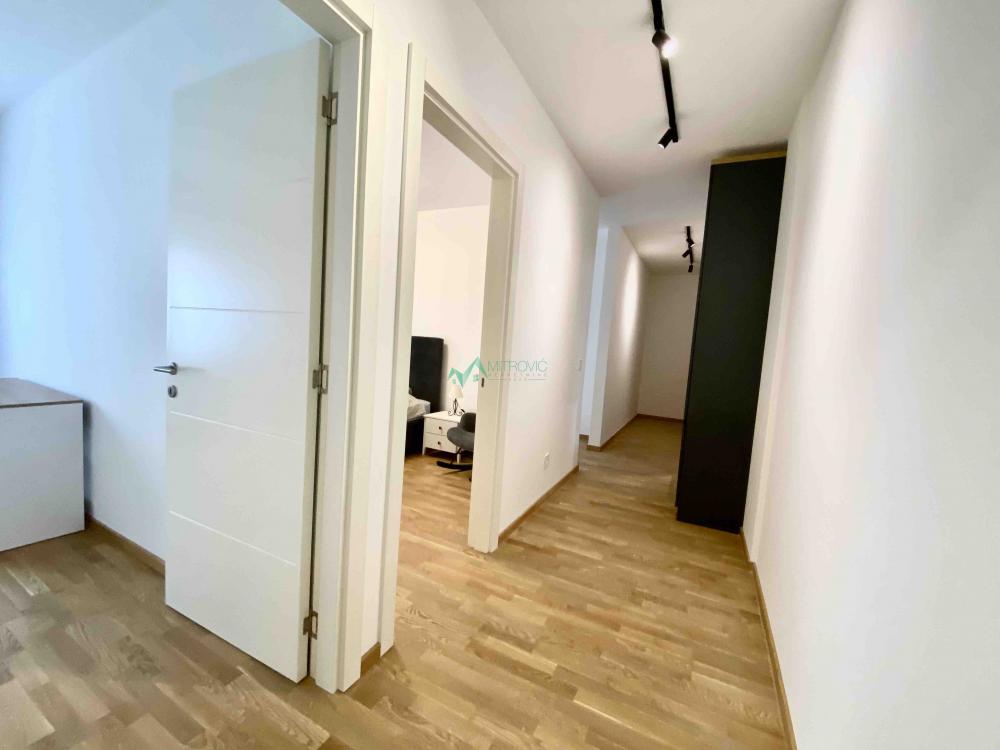 Slika 5 - Trosoban stan u centru površine 61m2. 