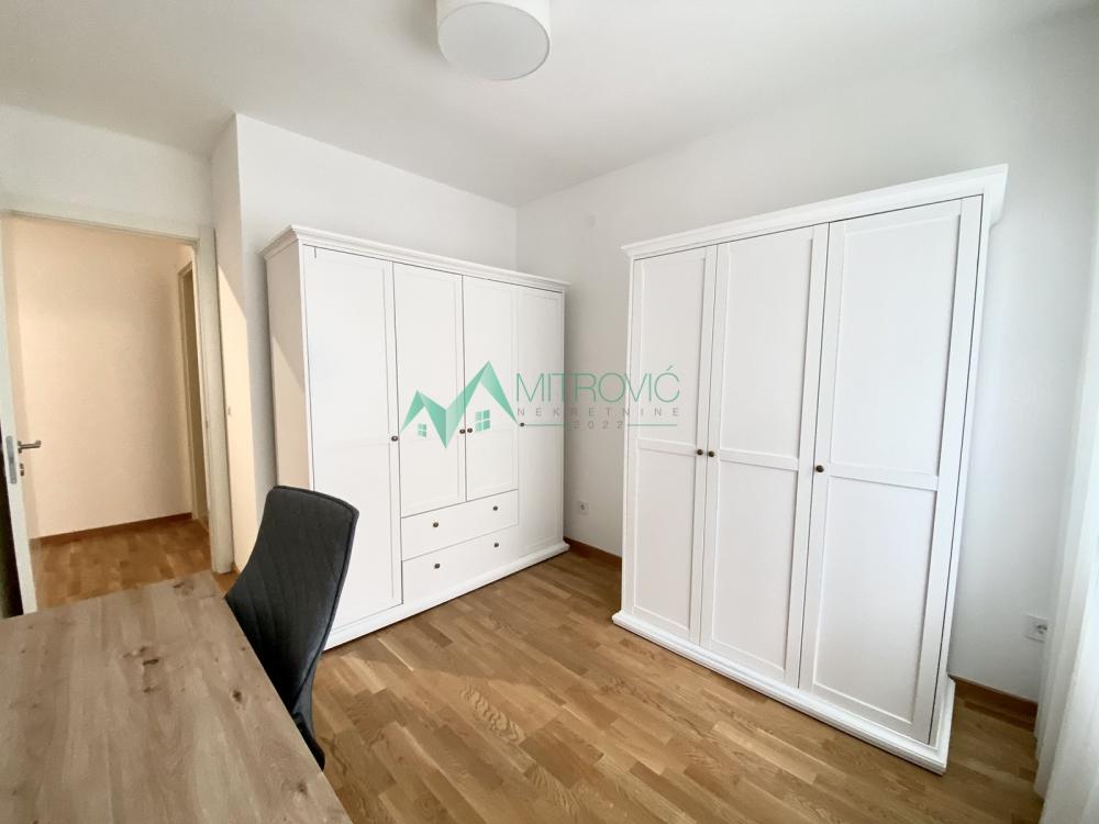 Slika 9 - Trosoban stan u centru površine 61m2. 