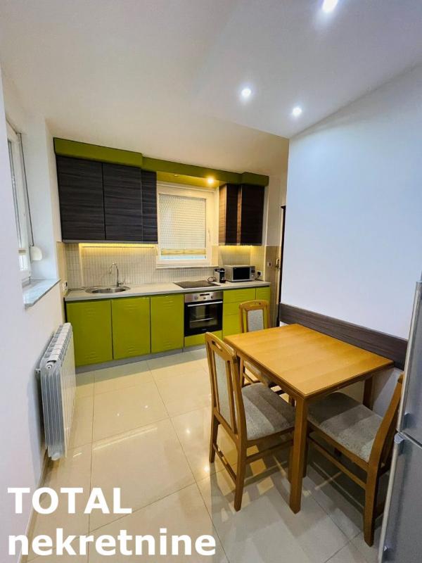Slika 11 - Stan,NOVI SAD,LIPOV GAJ,kv: 70.00, € 170000, ID: 1103199