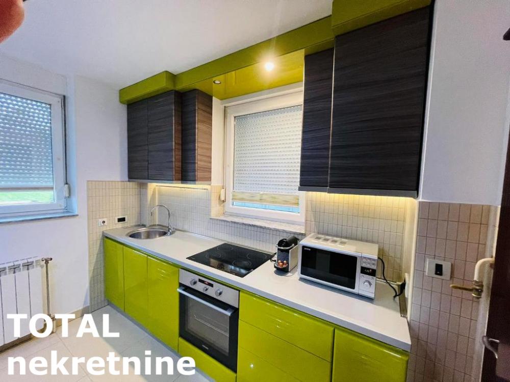 Slika 10 - Stan,NOVI SAD,LIPOV GAJ,kv: 70.00, € 170000, ID: 1103199
