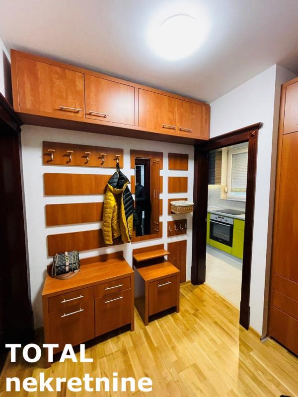 Slika 9 - Stan,NOVI SAD,LIPOV GAJ,kv: 70.00, € 170000, ID: 1103199