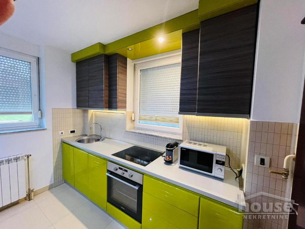 Slika 11 - Stan,NOVI SAD,LIPOV GAJ,kv: 70.00, € 170000, ID: 1066353