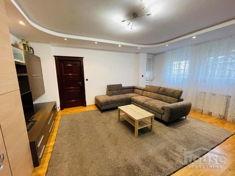 Slika 4 - Stan,NOVI SAD,LIPOV GAJ,kv: 70.00, € 170000, ID: 1066353