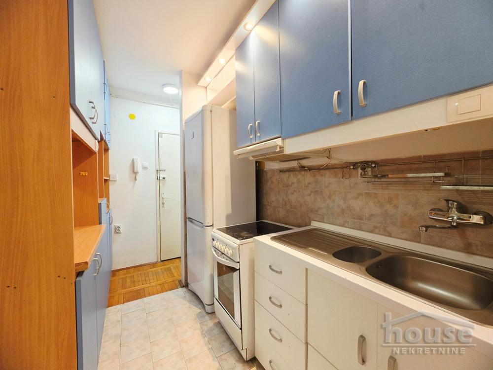 Slika 4 - Stan,NOVI SAD,CENTAR,kv: 34.00, € 105000, ID: 1066350