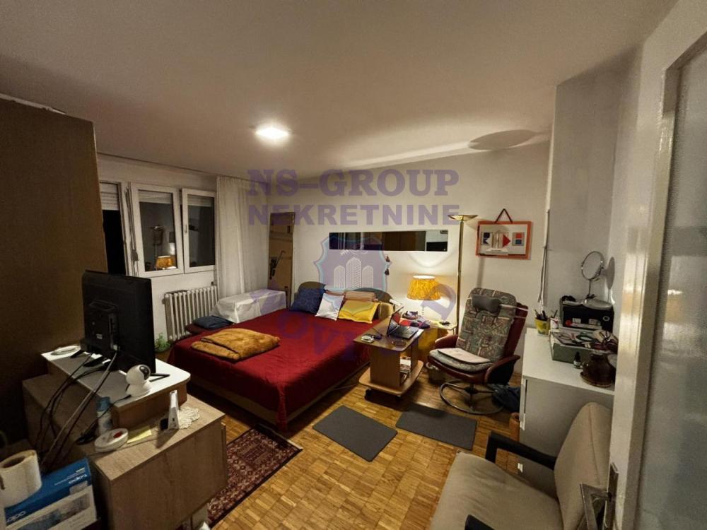 Slika 4 - Dvosoban, 53m2, Detelinara Novi Sad, sa terasom