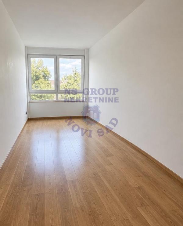 Slika 6 - Trosoban, 79m2, Spens Novi Sad Novi Sad, sa terasom, ima lift
