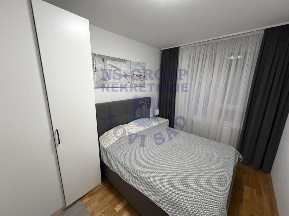 Slika 8 - Jednoiposoban, 39m2, Salajka (Partizanska ulica) Novi Sad, sa terasom, ima lift
