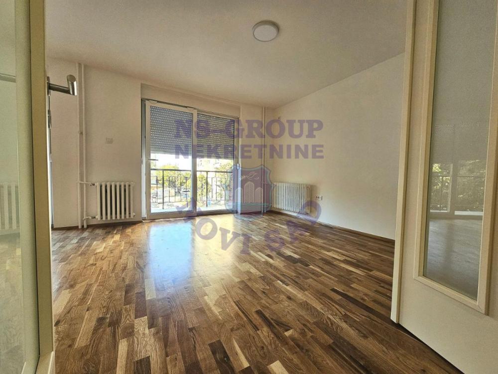 Slika 10 - Četvorosoban, 95m2, Železnički park Novi Sad, sa terasom