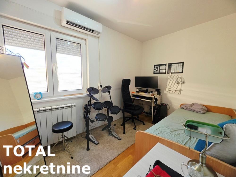 Slika 10 - Stan,NOVI SAD,TELEP,kv: 67.00, € 160000, ID: 1103192
