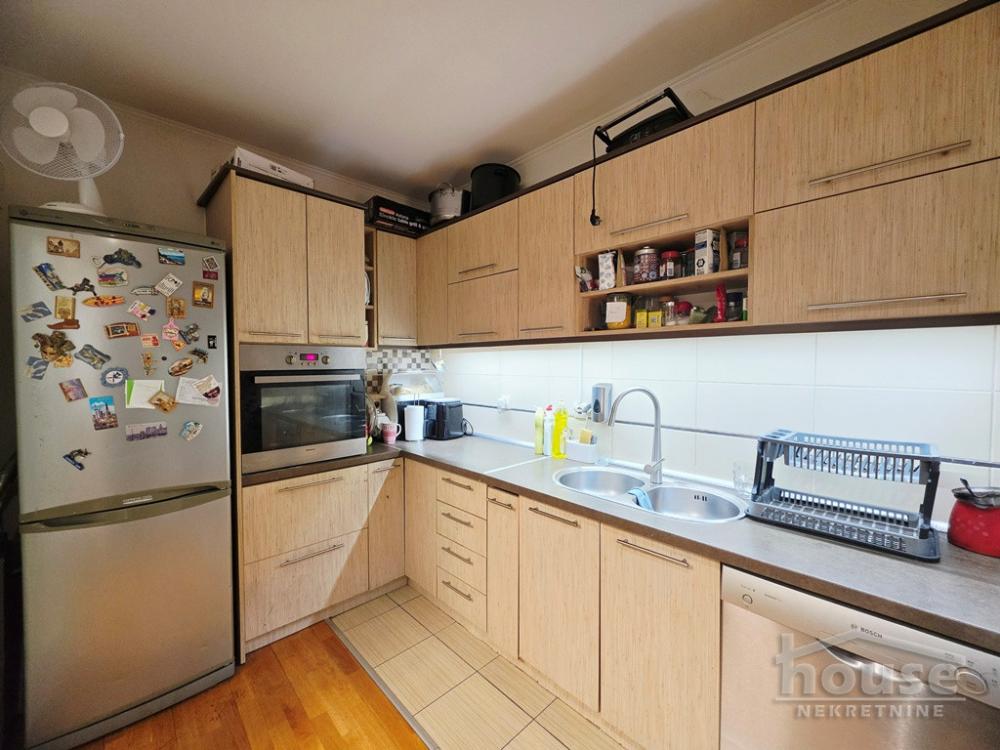 Slika 3 - Stan,NOVI SAD,TELEP,kv: 67.00, € 160000, ID: 1066346
