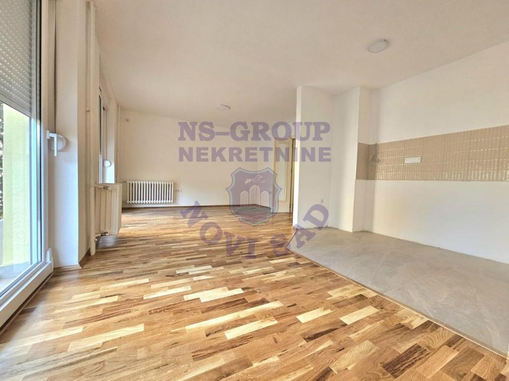 Slika 3 - Prodaja stana, 95m2, Rotkvarija Novi Sad