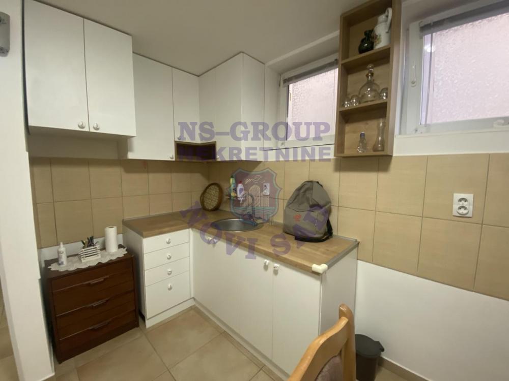Slika 2 - Jednosoban, 36m2, Novo naselje Novi Sad, sa terasom, sa parkingom