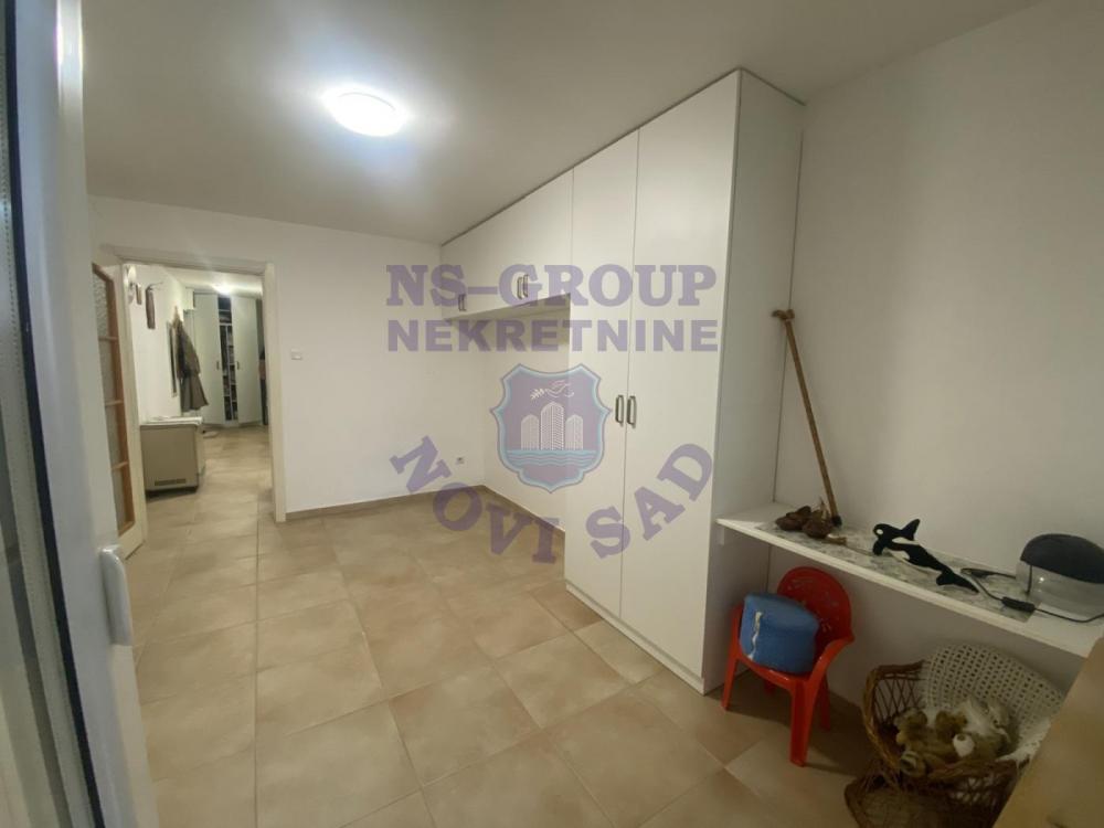 Slika 1 - Jednosoban, 36m2, Novo naselje Novi Sad, sa terasom, sa parkingom