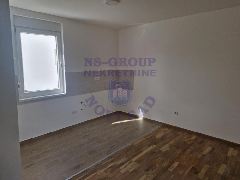 Slika 8 - Dvoiposoban, 53m2, Veternik Novi Sad, sa terasom, sa parkingom