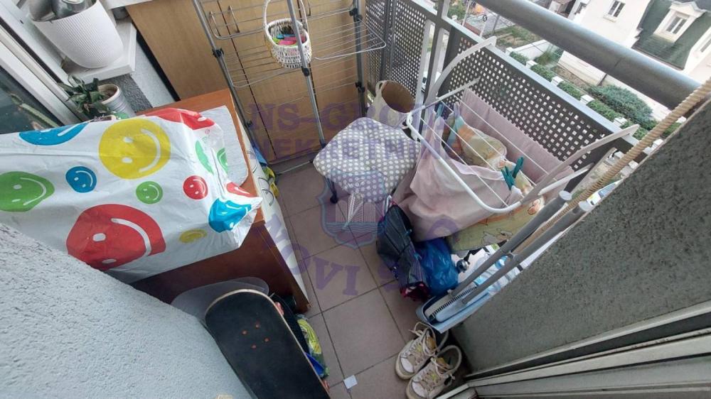 Slika 7 - Na Detelinari se prodaje klasičan, prostran dvosoban stan površine 46 m²!
