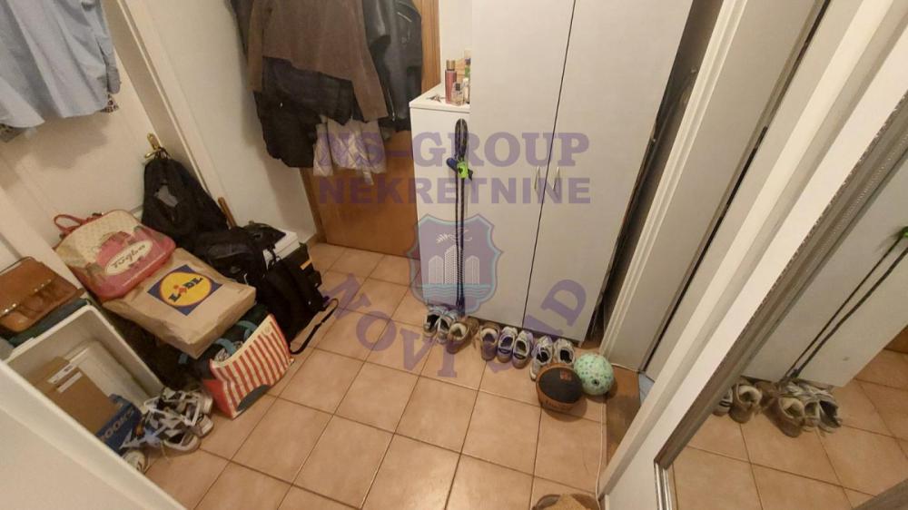 Slika 6 - Na Detelinari se prodaje klasičan, prostran dvosoban stan površine 46 m²!