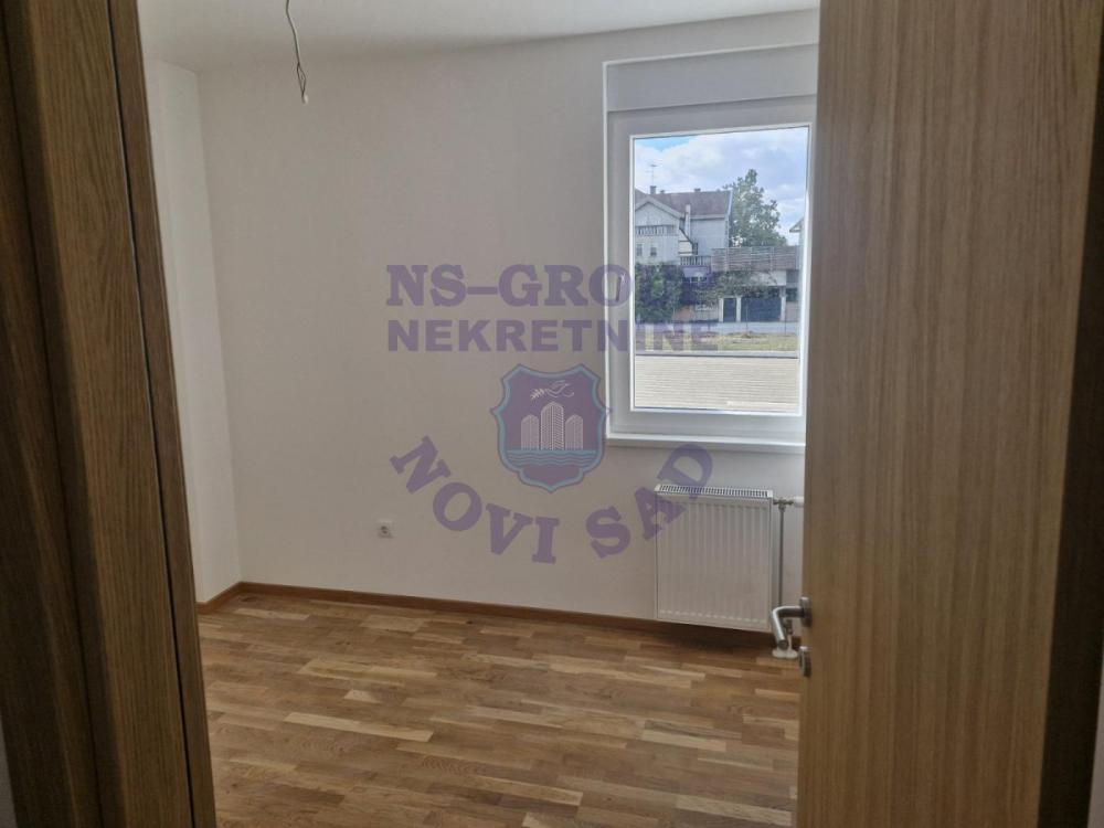 Slika 2 - Dvoiposoban, 53m2, Veternička rampa Novi Sad, sa terasom