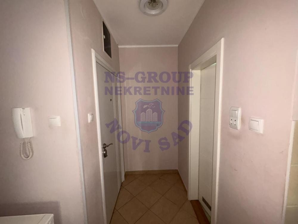 Slika 4 - Jednosoban, 29m2, Grbavica Novi Sad, ima lift