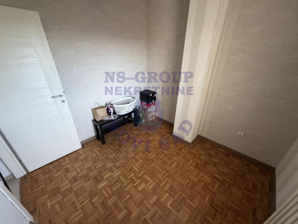 Slika 8 - Dvoiposoban, 68m2, Liman 4 Novi Sad, sa terasom, ima lift