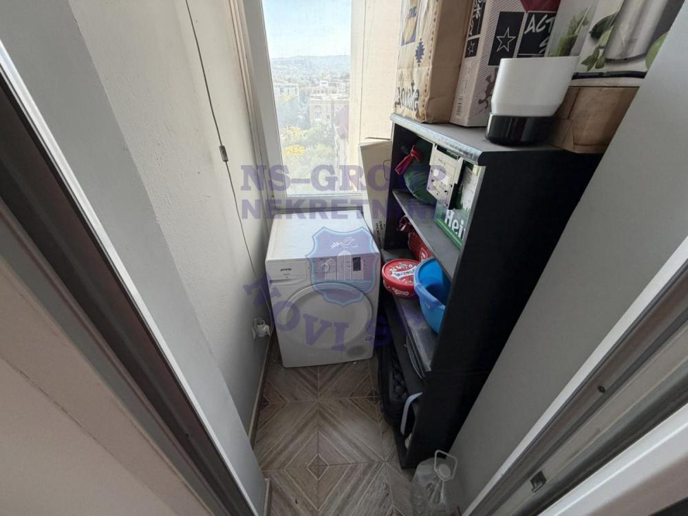 Slika 9 - Dvoiposoban, 68m2, Liman 4 Novi Sad, sa terasom, ima lift