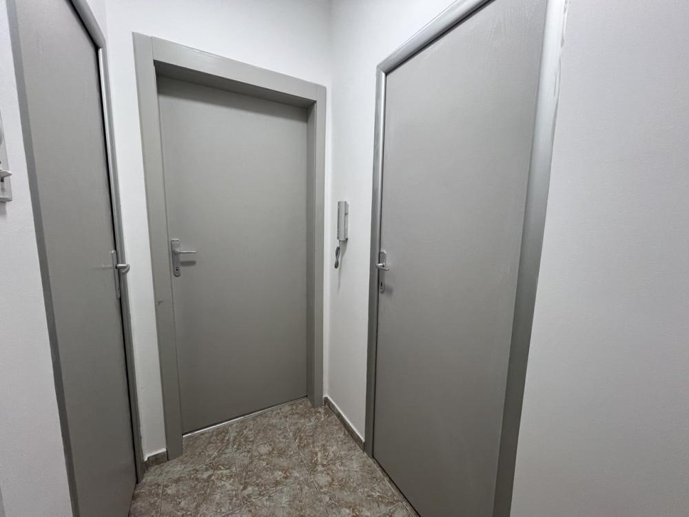 Slika 0 - Jednosoban stan na SOmborskom bulevaru 