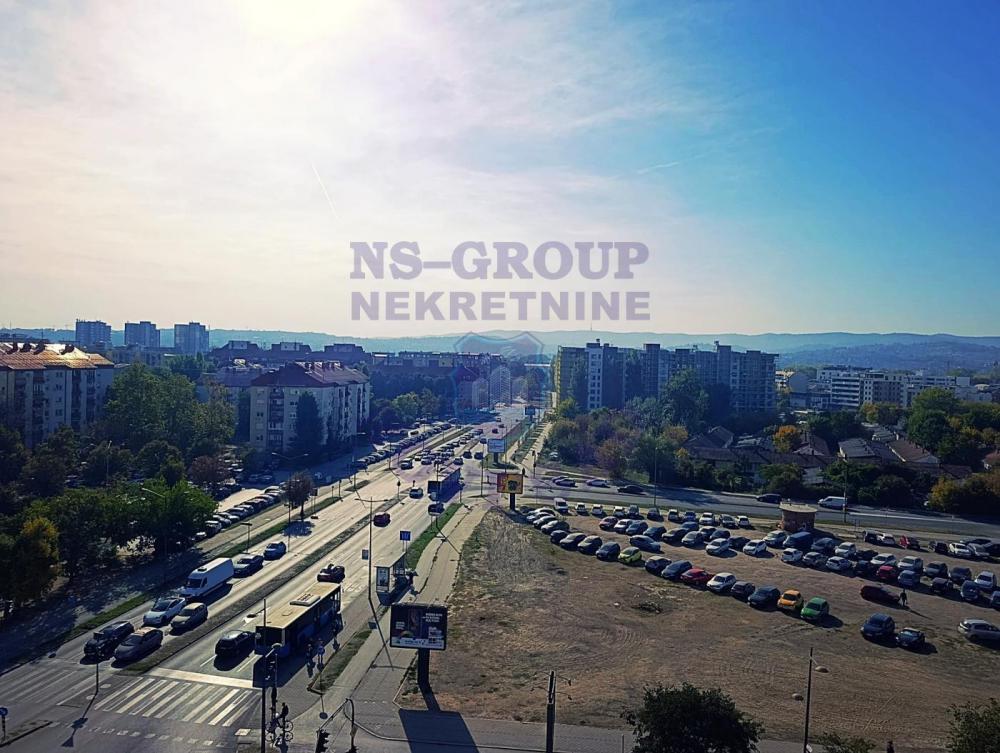Slika 7 - Odlican cetvorosoban stan na Bulevaru Evrope!
