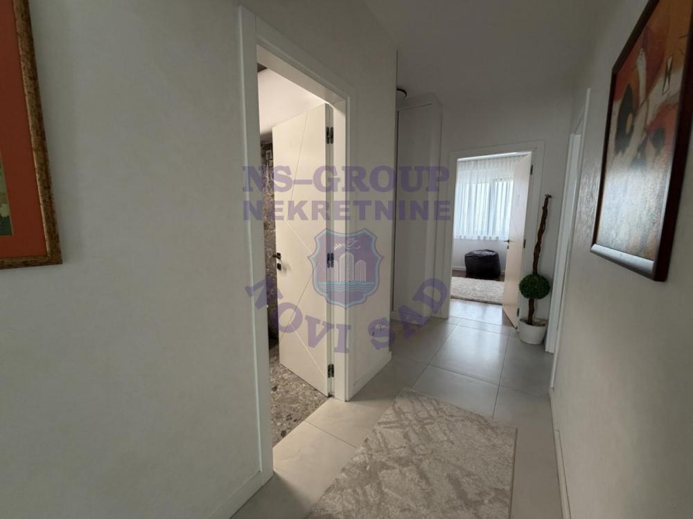 Slika 5 - 130m2 - Garaža 19m2 + 2 parking mesta + Kancelarija - VRHUNSKI!