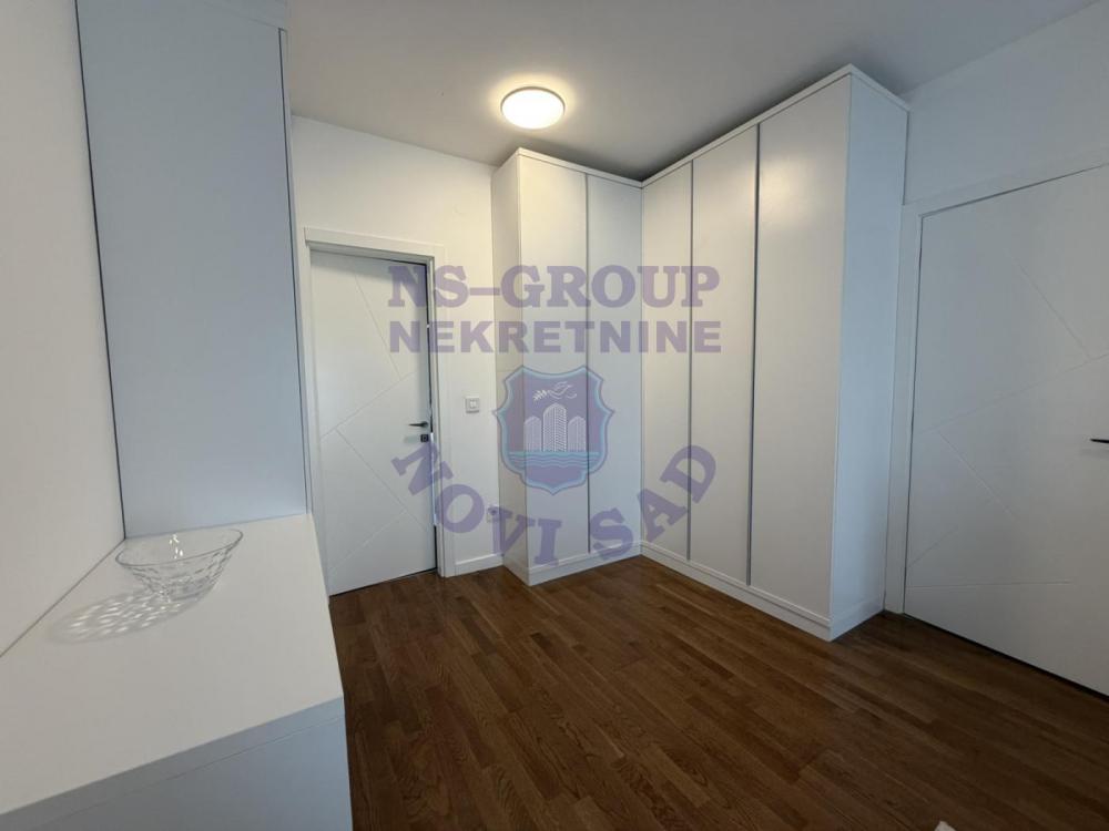 Slika 10 - 130m2 - Garaža 19m2 + 2 parking mesta + Kancelarija - VRHUNSKI!
