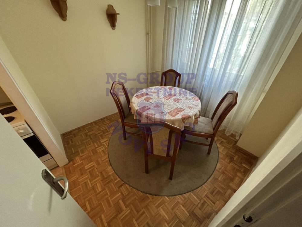 Slika 5 - Odlican dvosoban stan na Novom Naselju!
