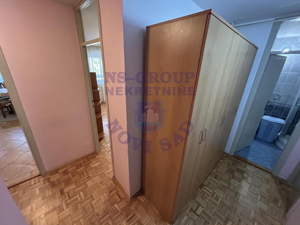 Slika 2 - Odlican dvosoban stan na Novom Naselju!