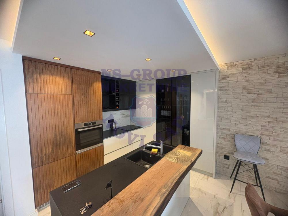 Slika 1 - LUX! 130m2 + 70m2 dvorišta!! Kompletno namešten