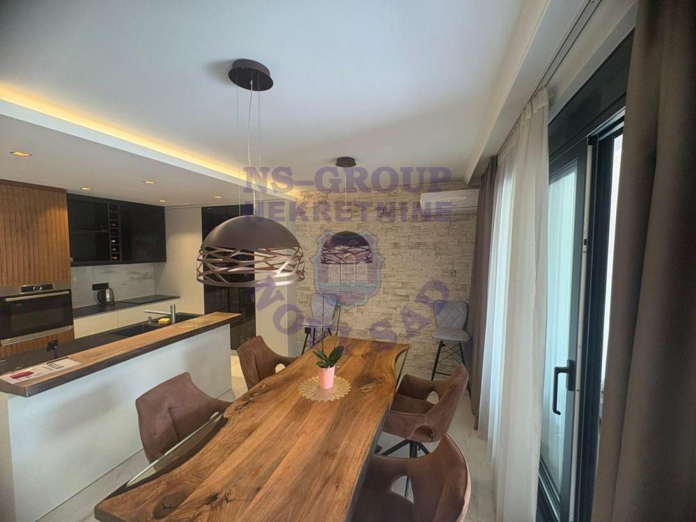 Slika 2 - LUX! 130m2 + 70m2 dvorišta!! Kompletno namešten