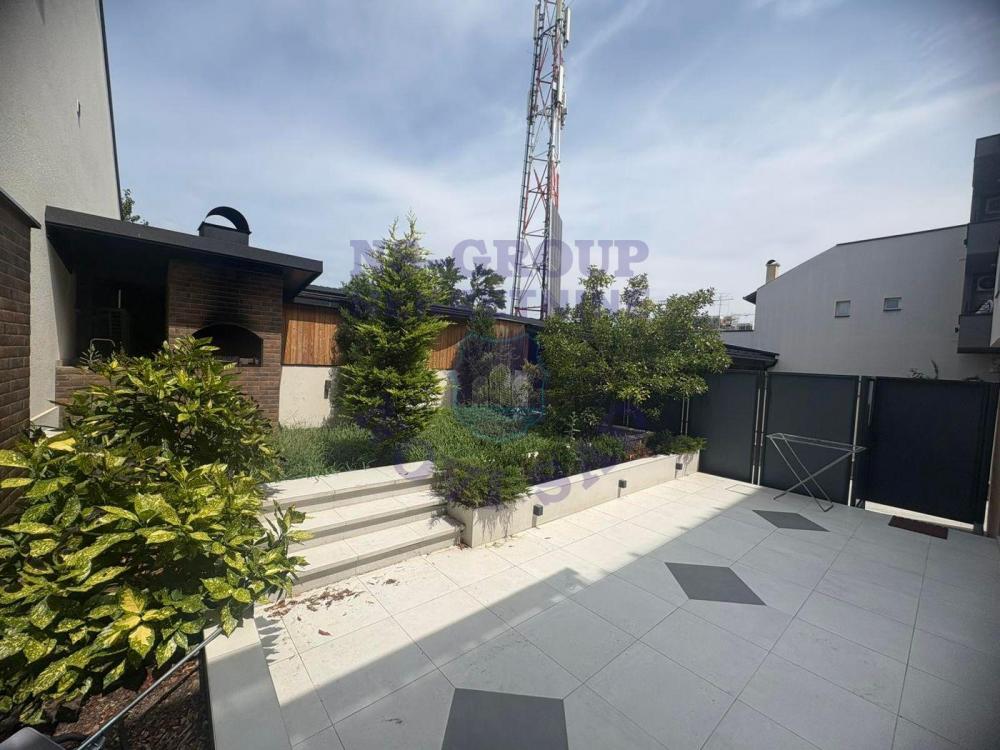 Slika 11 - LUX! 130m2 + 70m2 dvorišta!! Kompletno namešten
